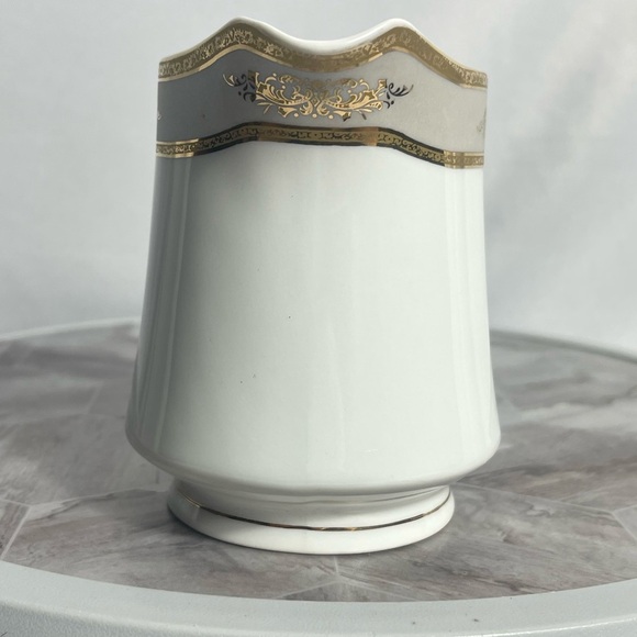 Vintage Fine Italian Design China Creamer White with Gold Floral Band - Picture 4 of 9